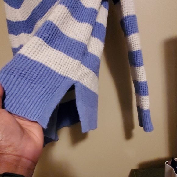 Gap sweater/blouse - Picture 7 of 8